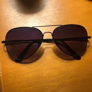 classic aviator sunglasses